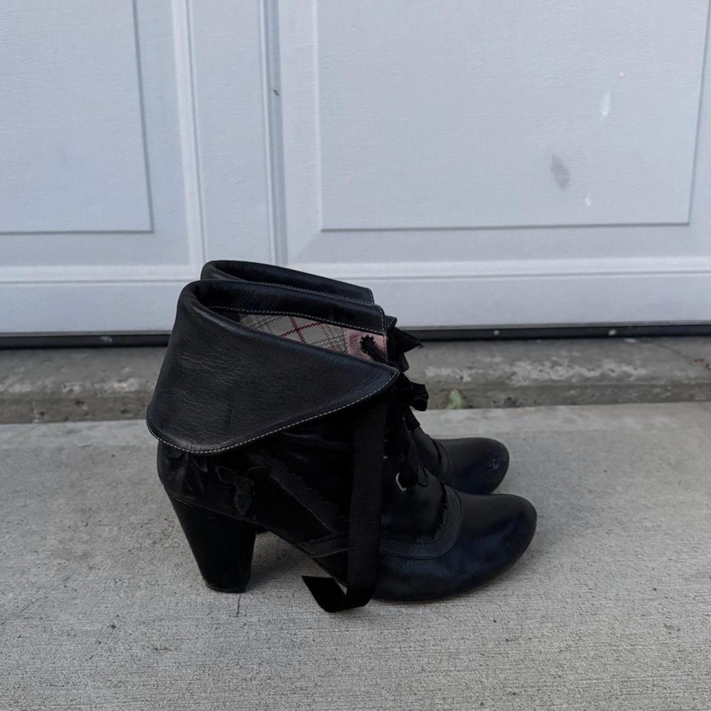 BLACK RIBBON LACE FOLD BOOTS